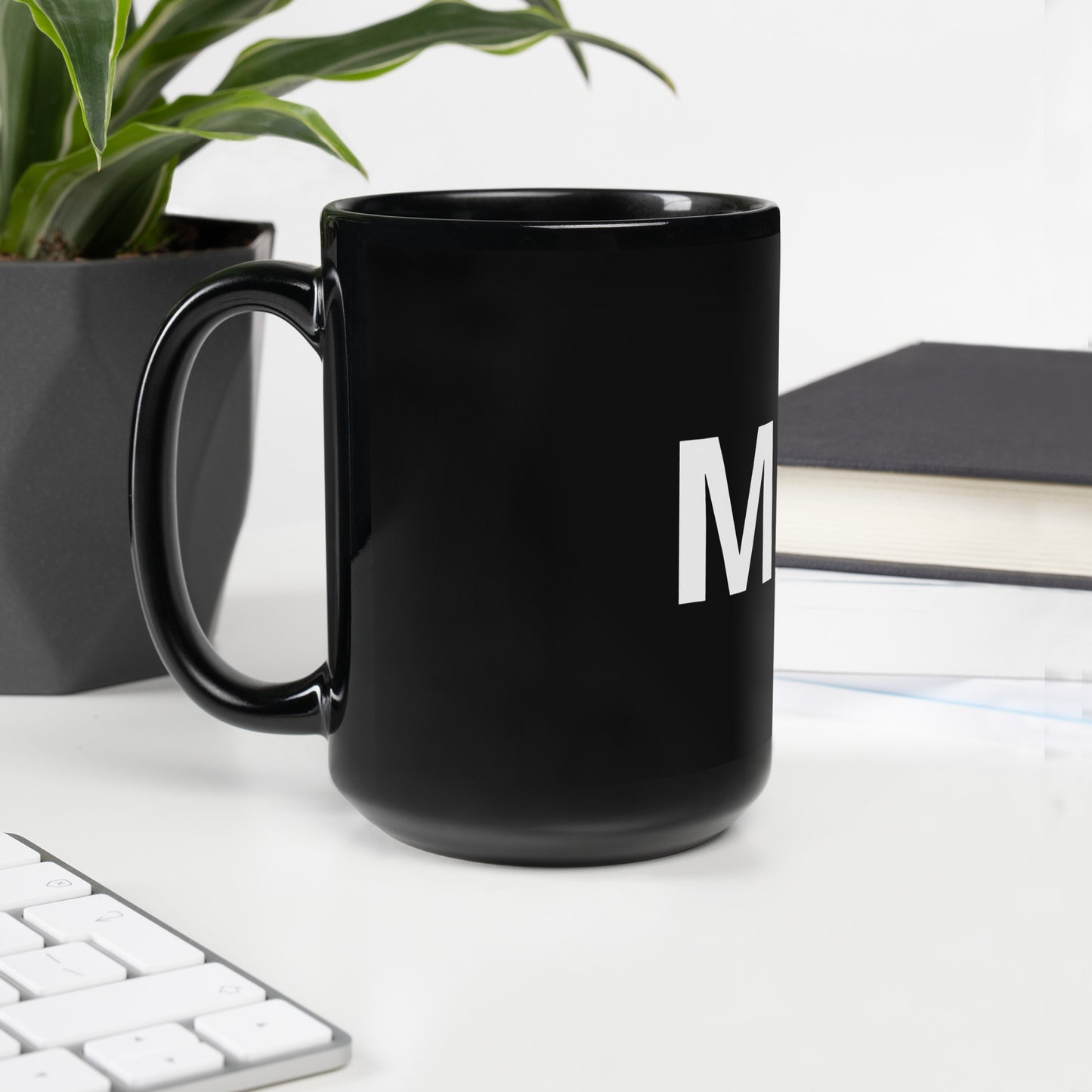 MiMi Black Glossy Mug